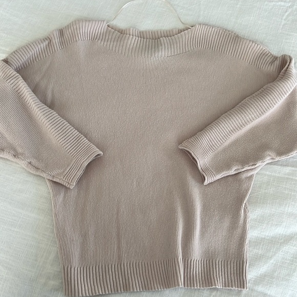 Tan Lightweight Sweather‎ - Picture 1 of 4